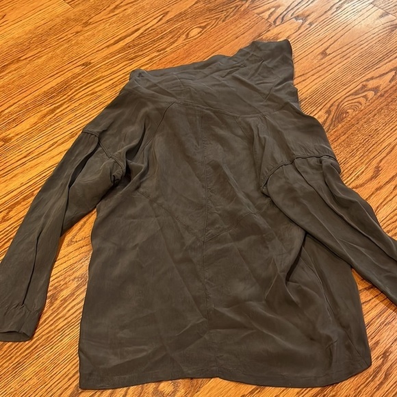 NWT Humanoid Woman’s Grey Top Size M - Picture 6 of 7